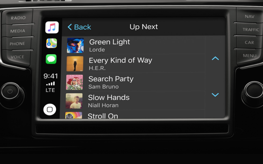 car auto plays apple music